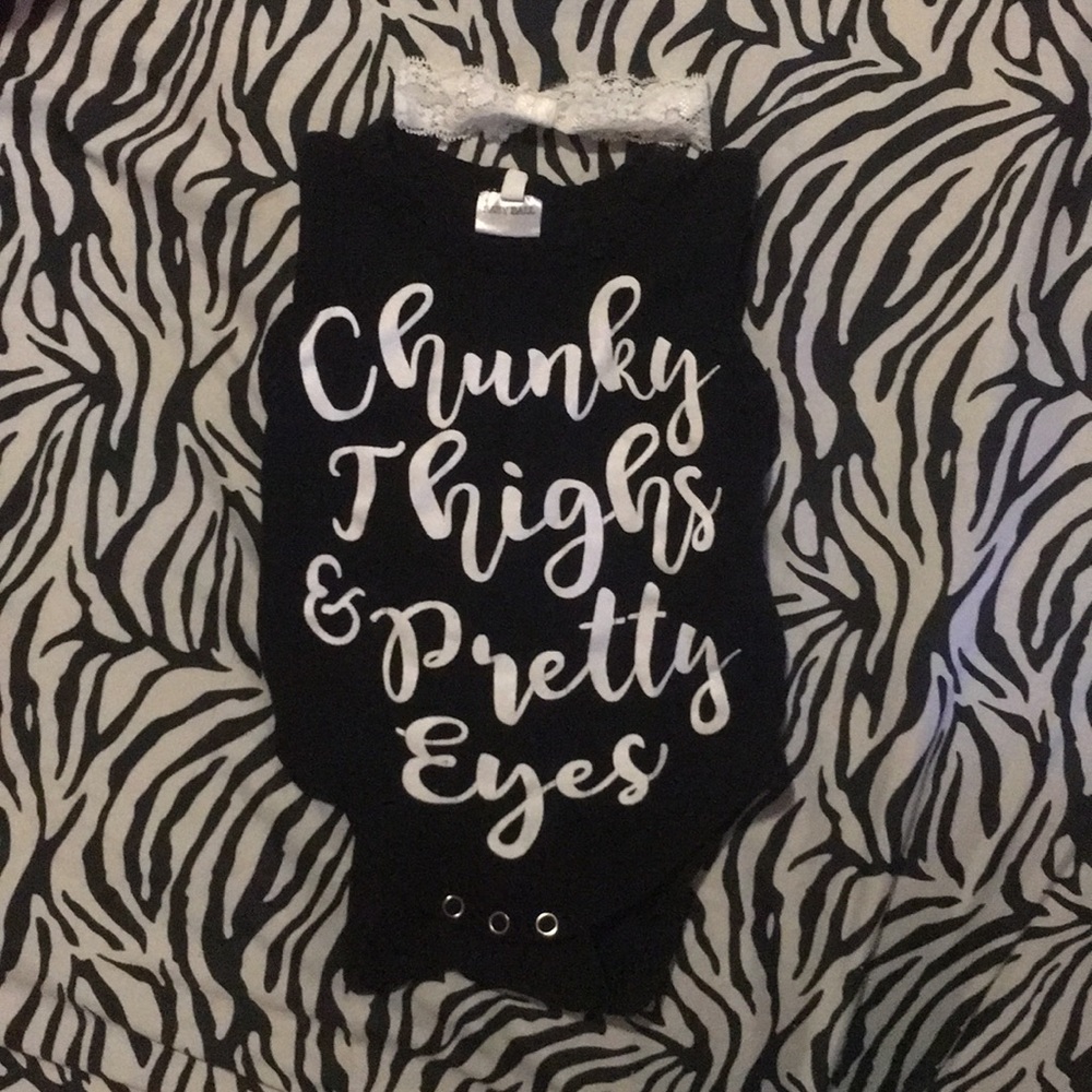 Baby girl onesie w bow